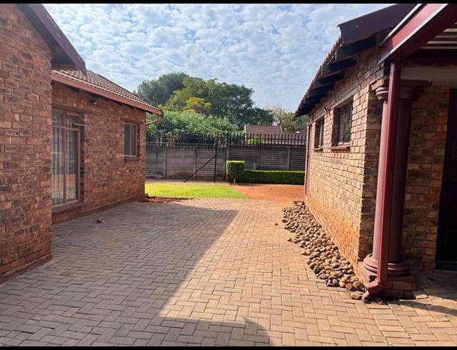 3 BEDROOM HOUSE FOR SALE IN THE ORCHARDS
